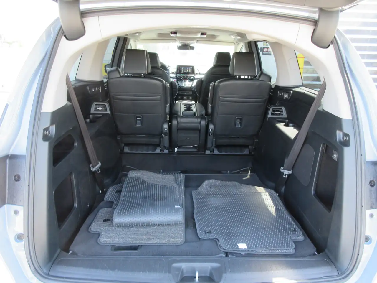 Honda Odyssey снимка Honda Odyssey