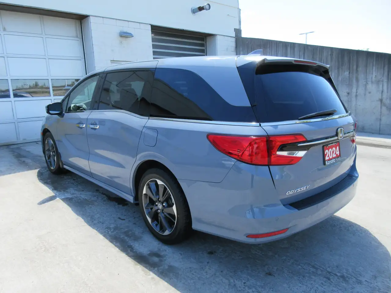 Honda Odyssey снимка Honda Odyssey