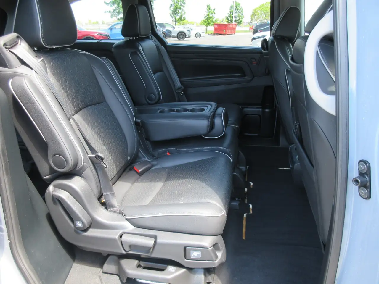 Honda Odyssey снимка Honda Odyssey