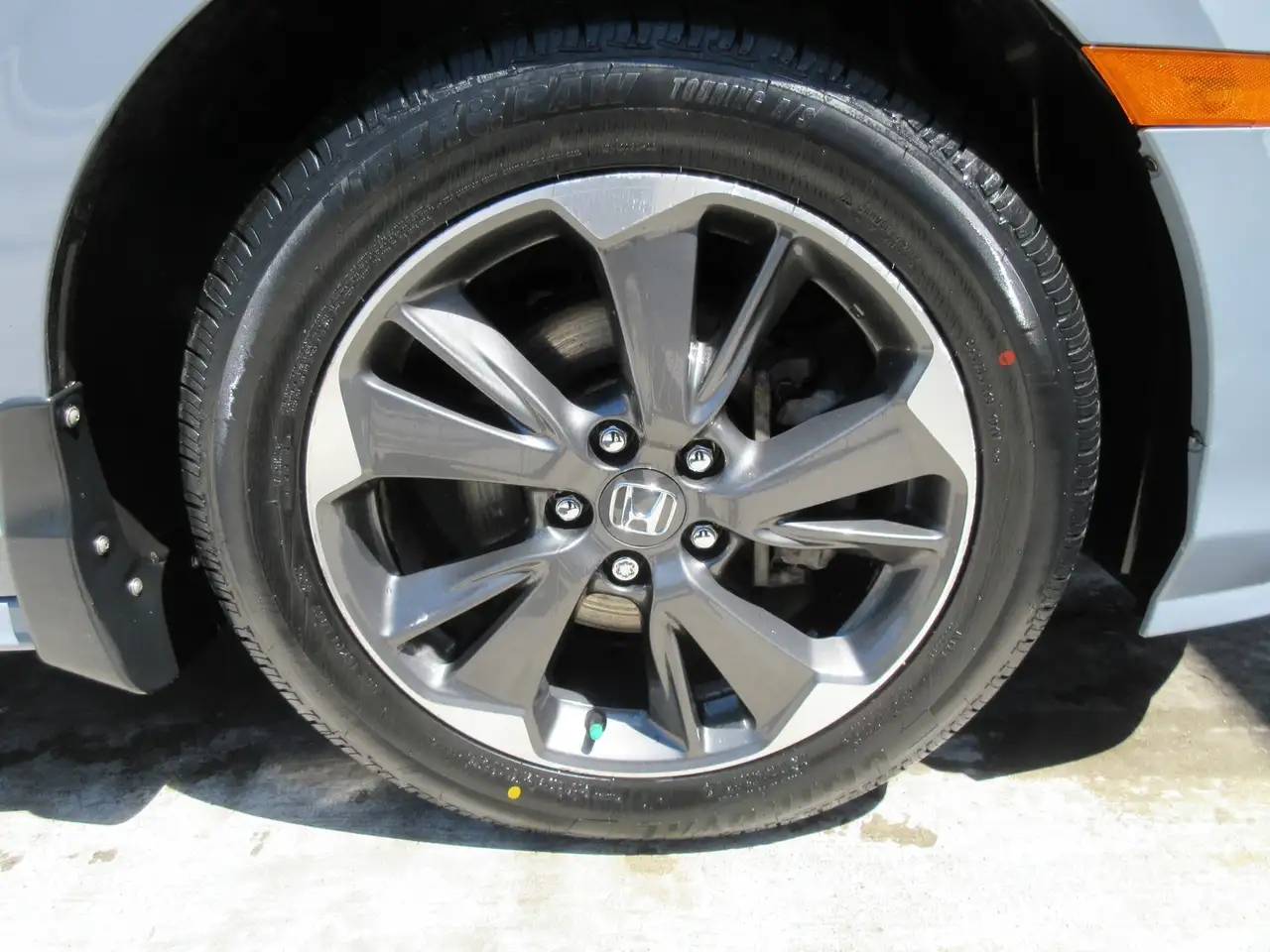 Honda Odyssey снимка Honda Odyssey