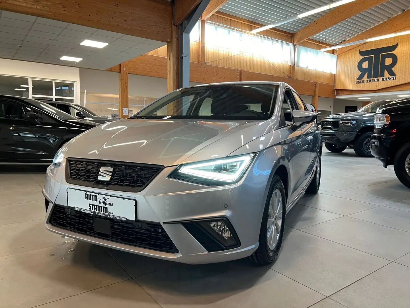 SEAT Ibiza 1.0 TSI Style Silber - 2