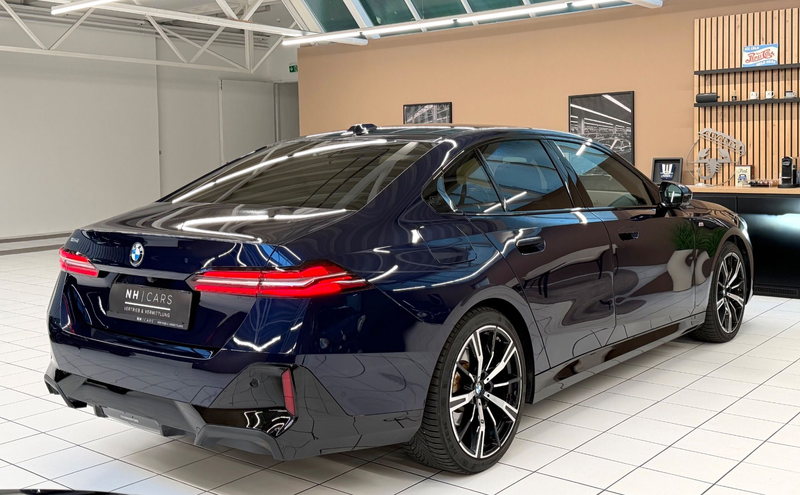 BMW 520 d M-Sport xDrive Individual — photo 7