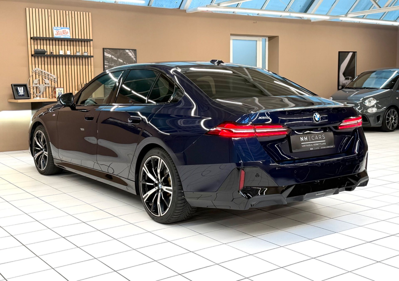 BMW 520 d M-Sport xDrive Individual — photo 4
