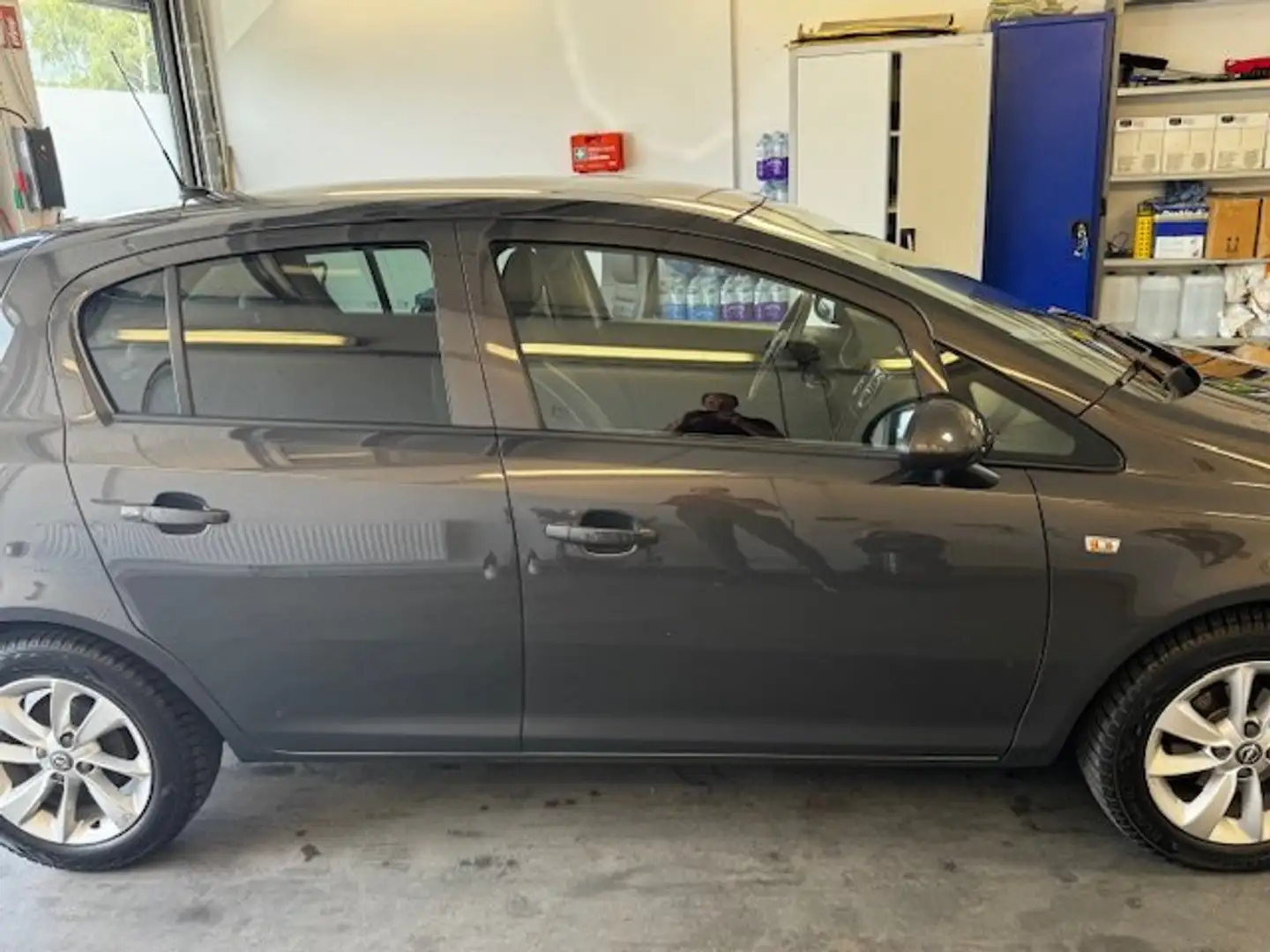 Opel Corsa Corsa 1,2 ecoFLEX Österreich Edition Grau - 2