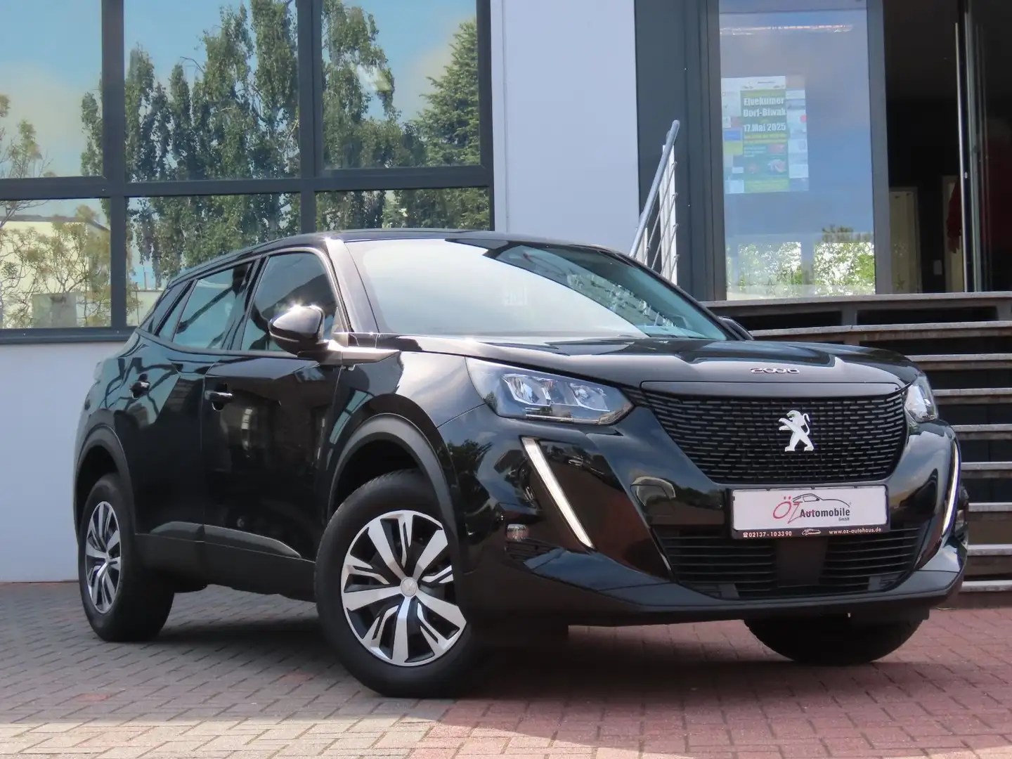 Peugeot 2008 BlueHDi 110 Active Kamera CarPlay Black - 1