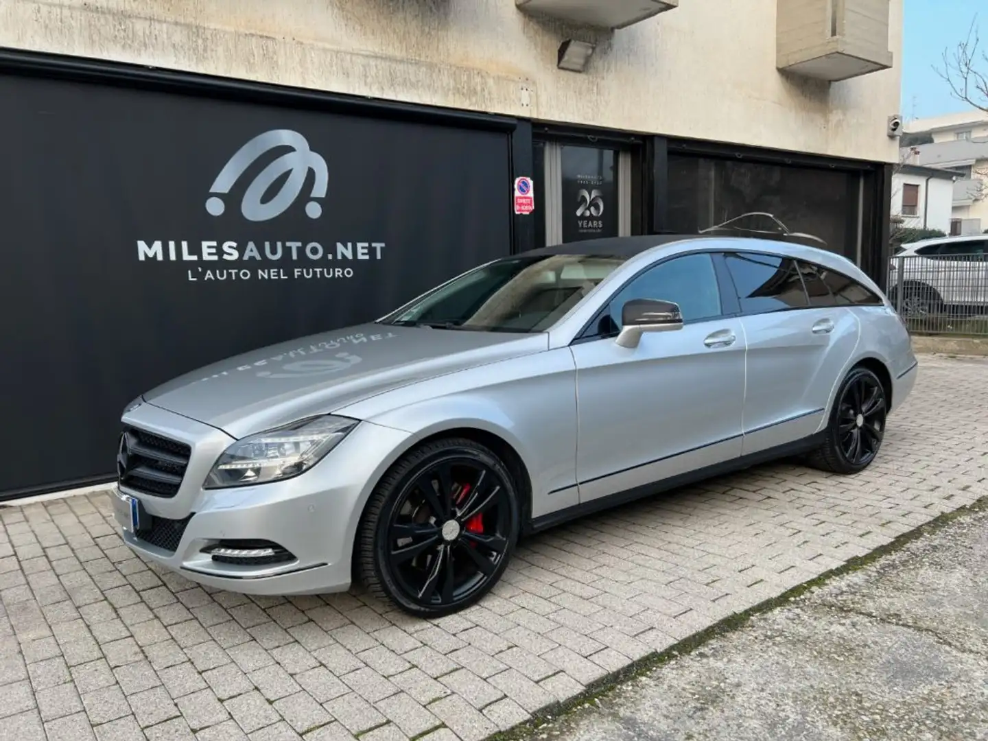 Mercedes-Benz CLS 350 CDI Shooting Brake AMG BlueEFFICIENCY 4Matic Argento - 2