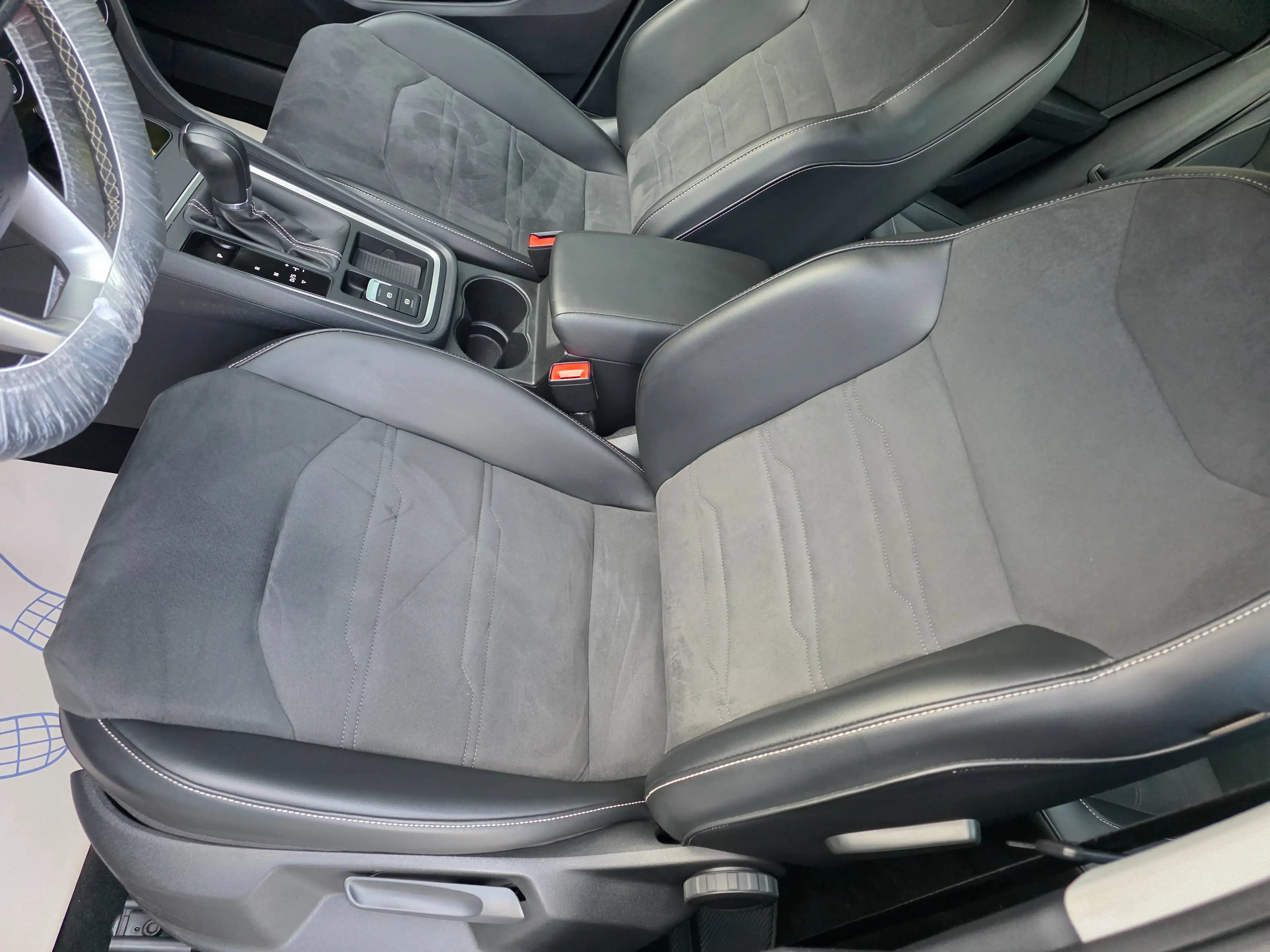 SEAT Ateca Style 2.0TDI 2.0TDI / Virtual/Parkpilot/RFK/Alcantara/1.Hand/Top + 1J.Garantie — photo 12