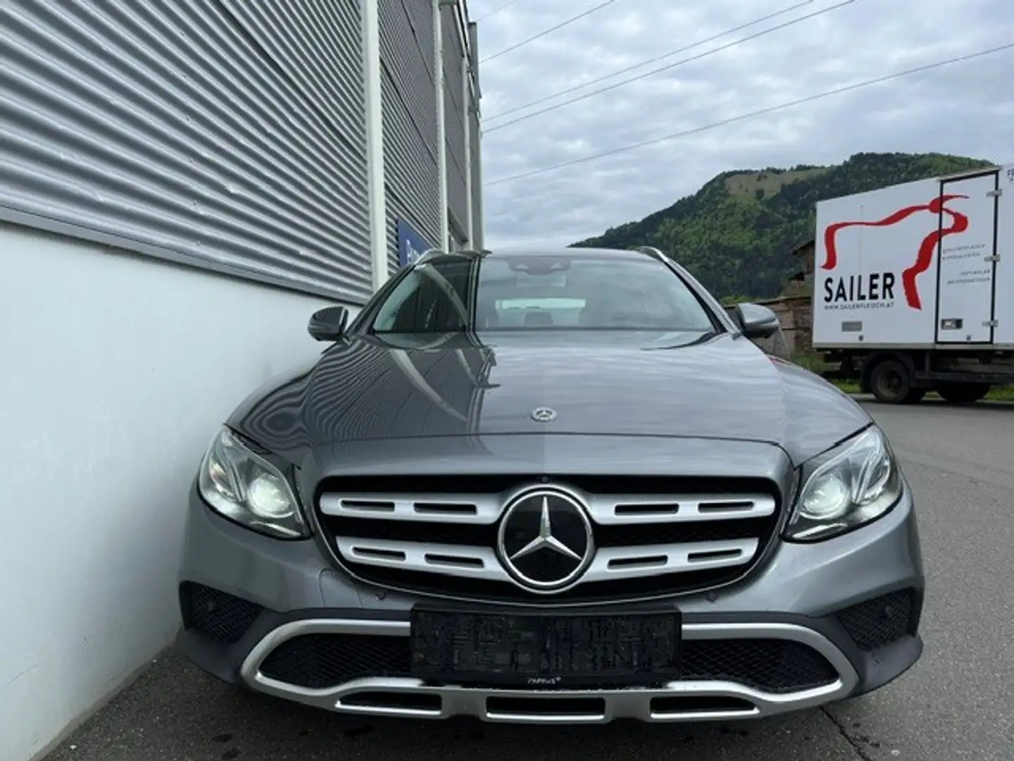Mercedes-Benz E 350 E 350d 4MATIC Aut. All-Terrain Grau - 1