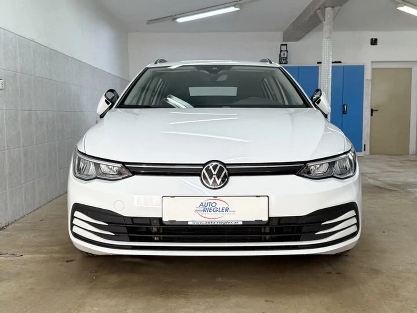 Volkswagen Golf Life 2,0''LED-Navi-Virtual-Kamera-Sitzheizung'' Weiß - 2