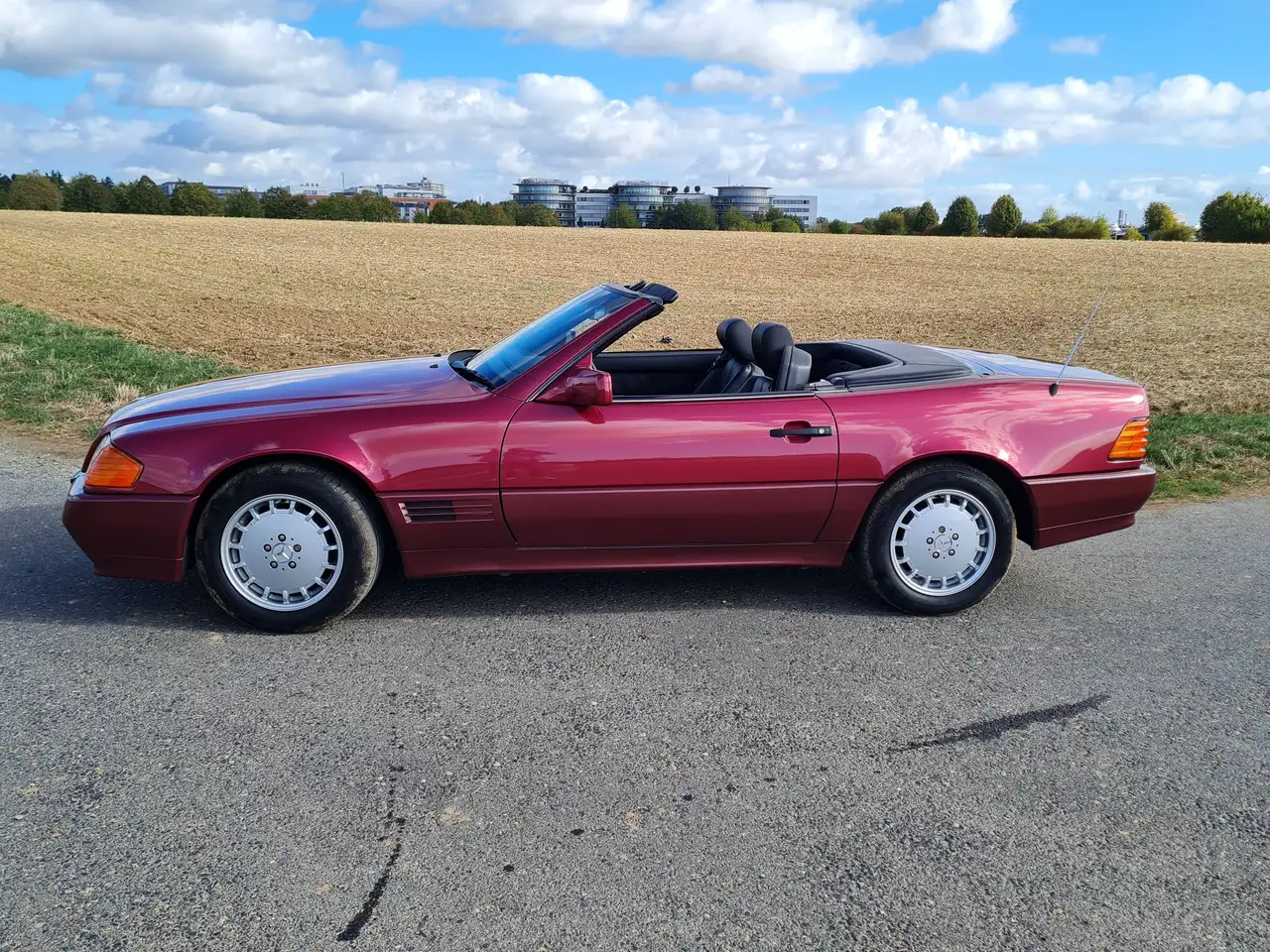 Mercedes-Benz SL 300 1.Hd., orig. 110.200 km, dt., Scheckheft, jahreswagenähnlicher Zustand, foto 7