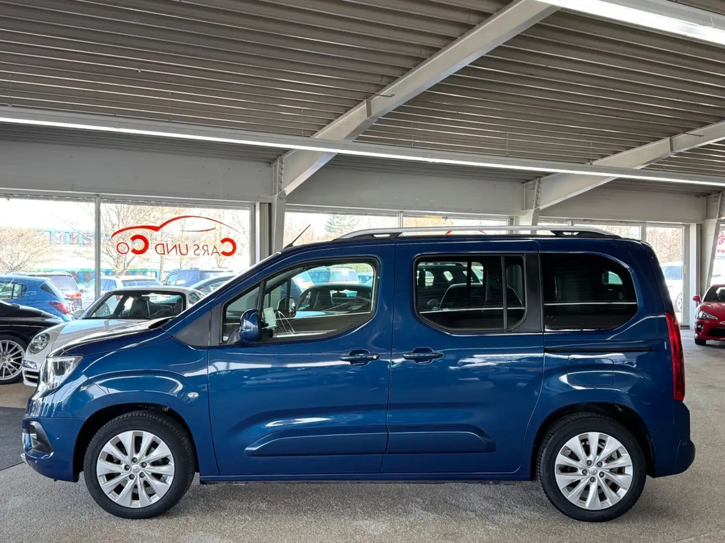 Opel Combo 1.2 Life Innovation AHK*SHZ*PAN*NAV*PDC*RK Blau - 2