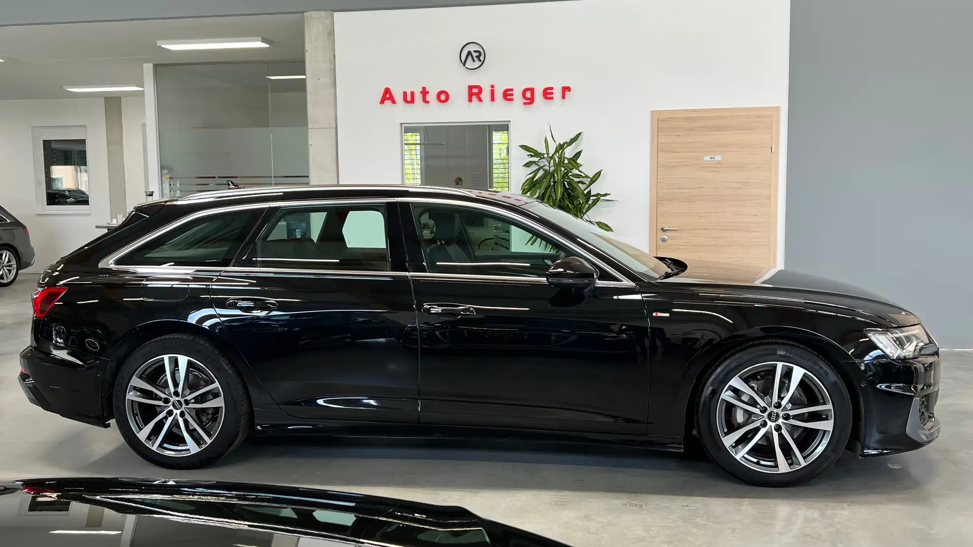 Audi A6 Avant 40TDI quattro s-line ACC AHK Virtual Standhz Schwarz - 2