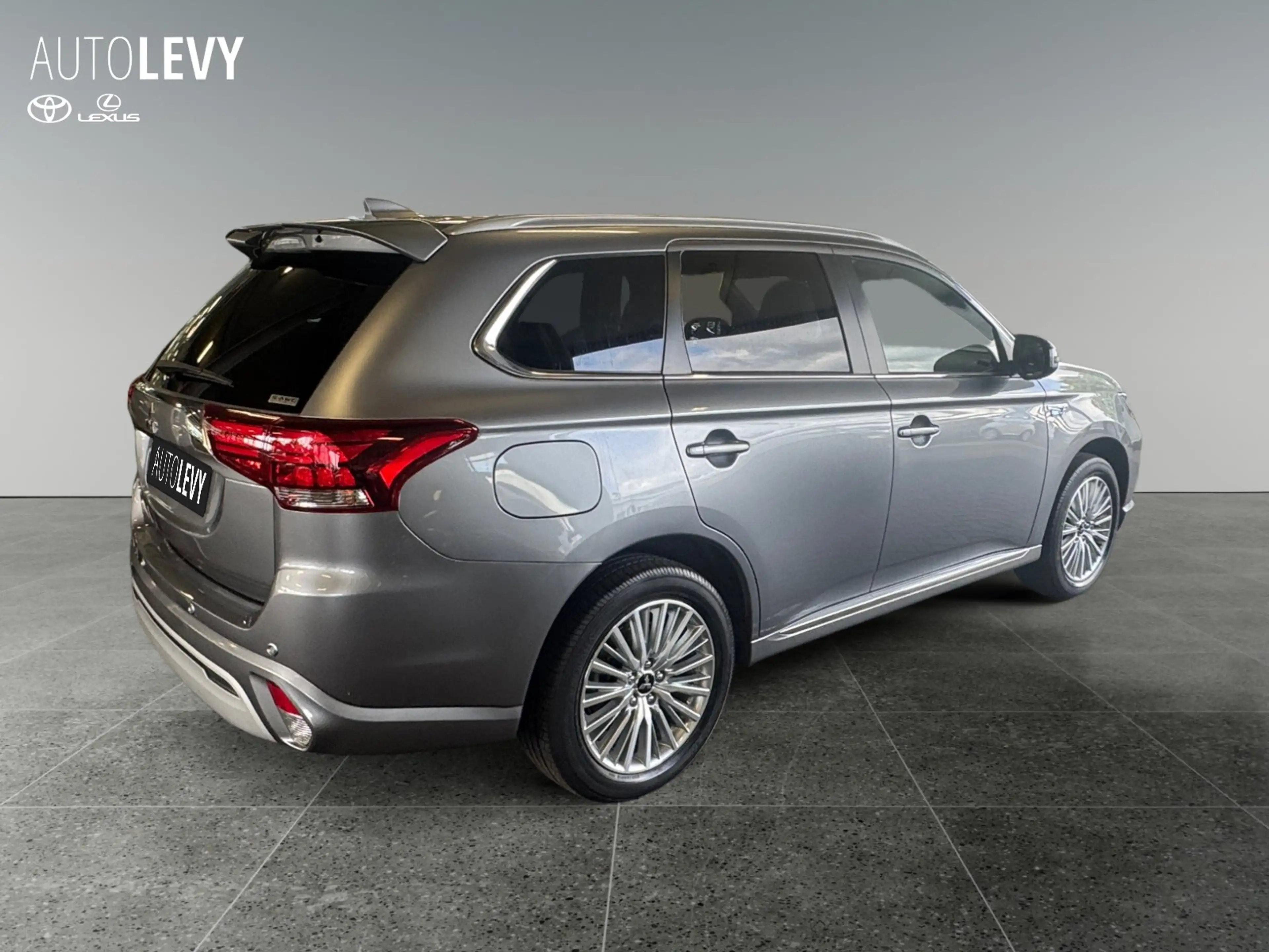 Mitsubishi Outlander 4x4 PHEV Top AUT*Kamera*Standh.*360*LM — photo 6