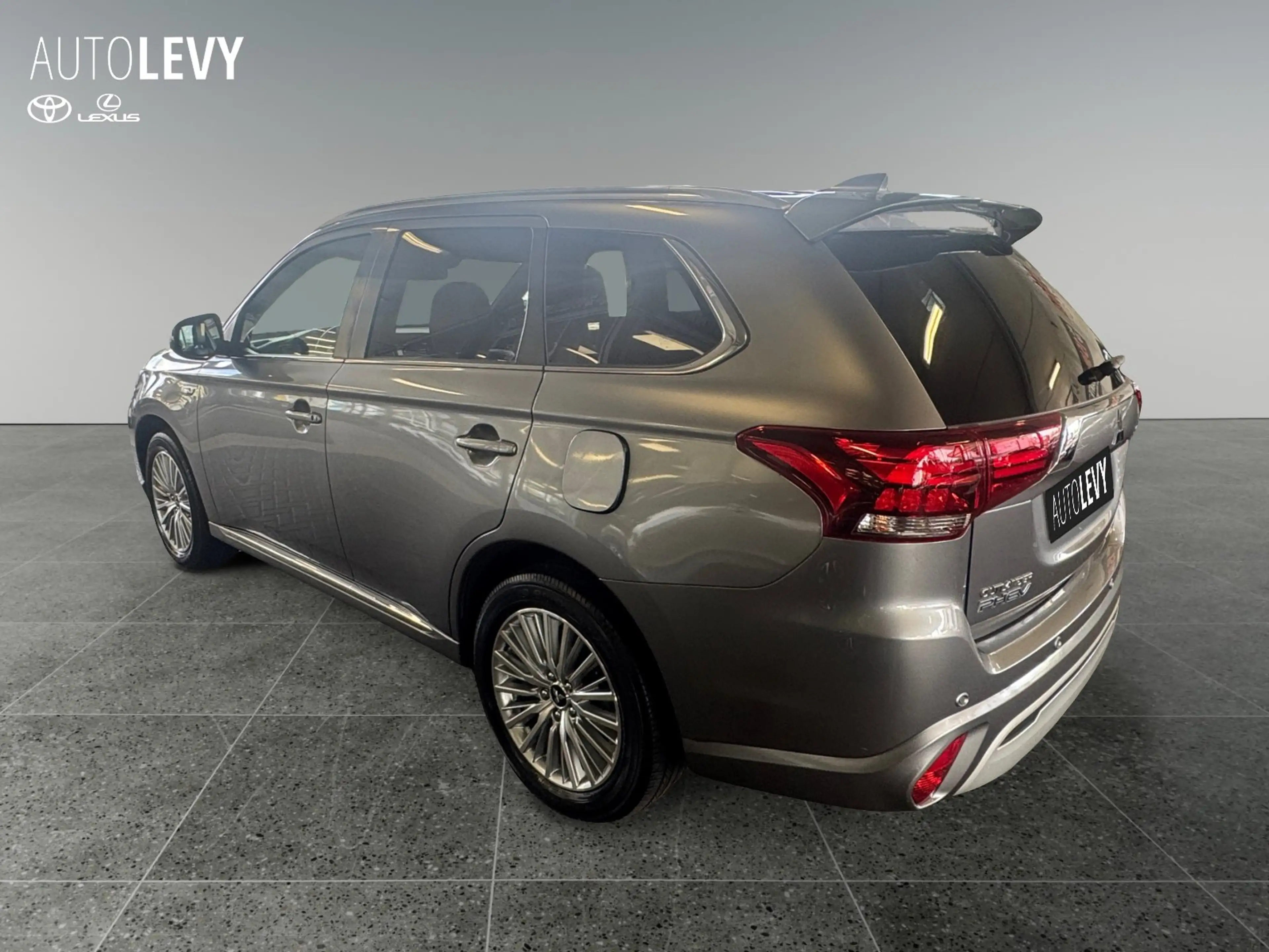 Mitsubishi Outlander 4x4 PHEV Top AUT*Kamera*Standh.*360*LM — photo 4