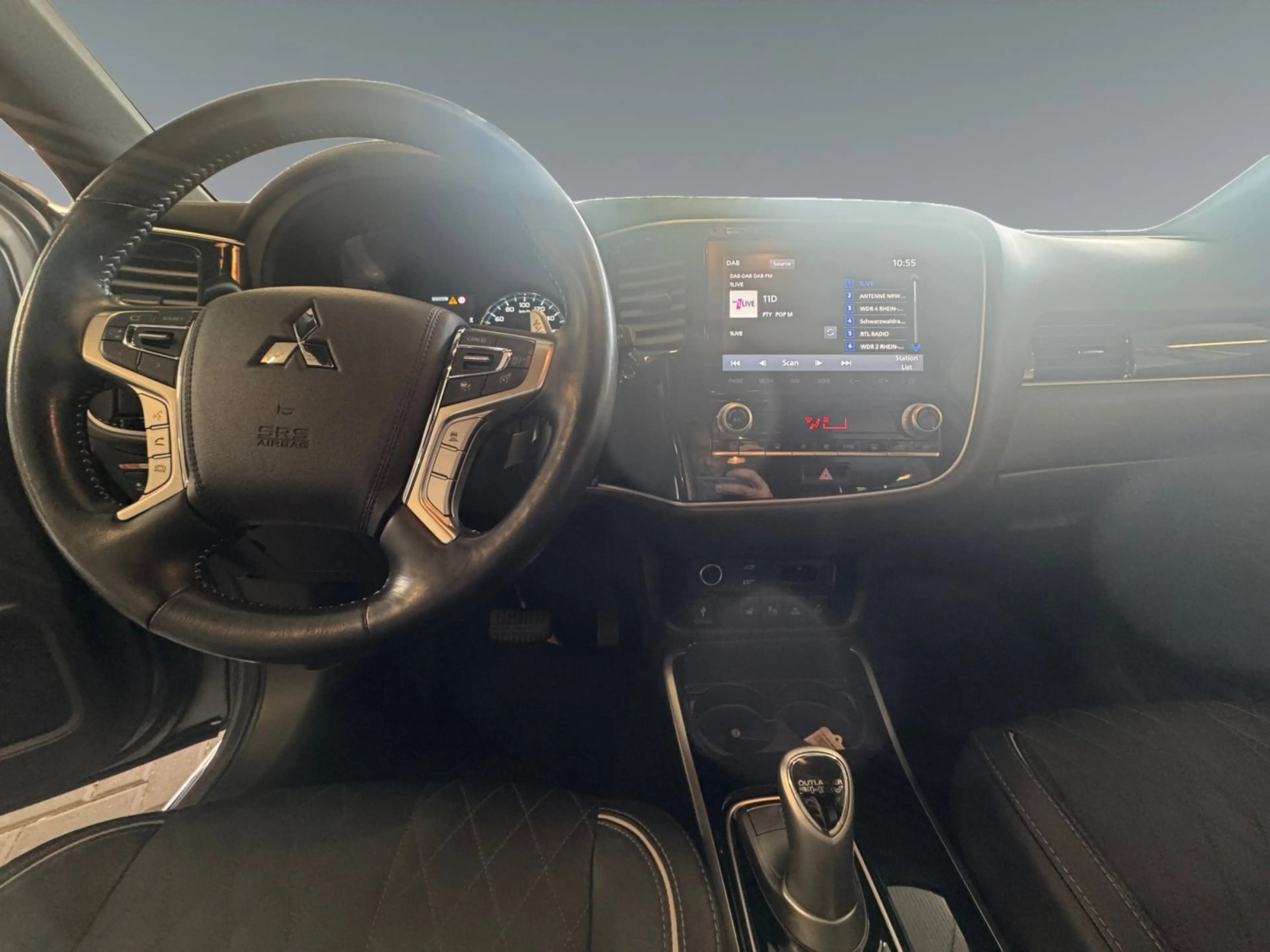 Mitsubishi Outlander 4x4 PHEV Top AUT*Kamera*Standh.*360*LM — photo 11