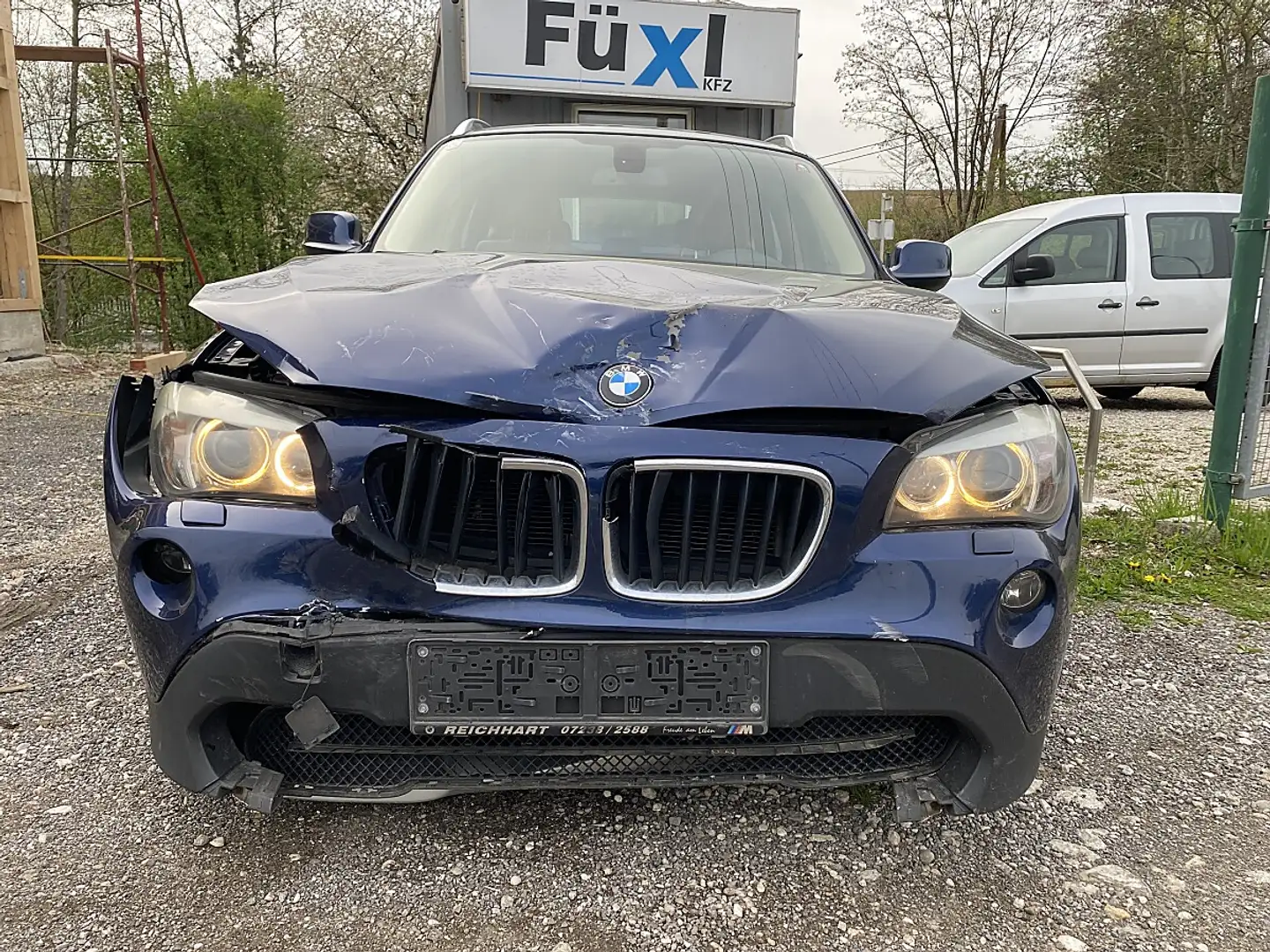 BMW X1 xDrive18d Österreich Paket Blau - 2