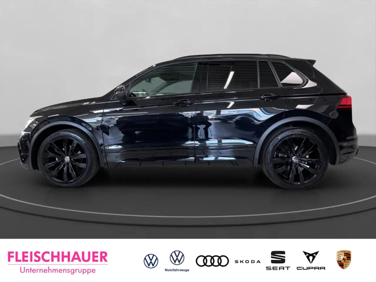 Volkswagen Tiguan R-Line 1.5 l TSI MATRIX+ACC+NAVI+RFK+DESIGN-BLACK 4