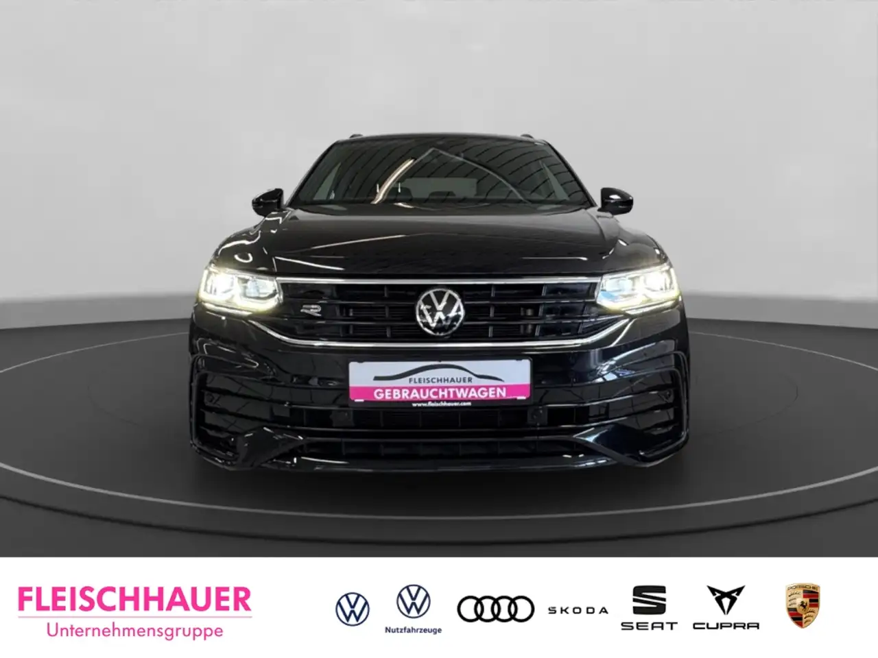 Volkswagen Tiguan R-Line 1.5 l TSI MATRIX+ACC+NAVI+RFK+DESIGN-BLACK 2