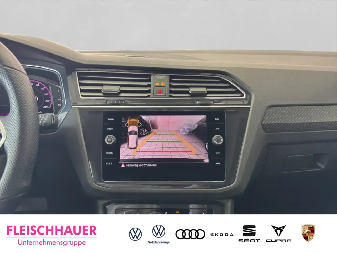 Volkswagen Tiguan R-Line 1.5 l TSI MATRIX+ACC+NAVI+RFK+DESIGN-BLACK 15