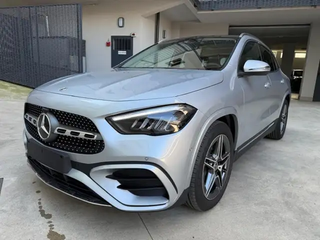 Mercedes-Benz GLA 180 180 Automatic AMG Line Premium