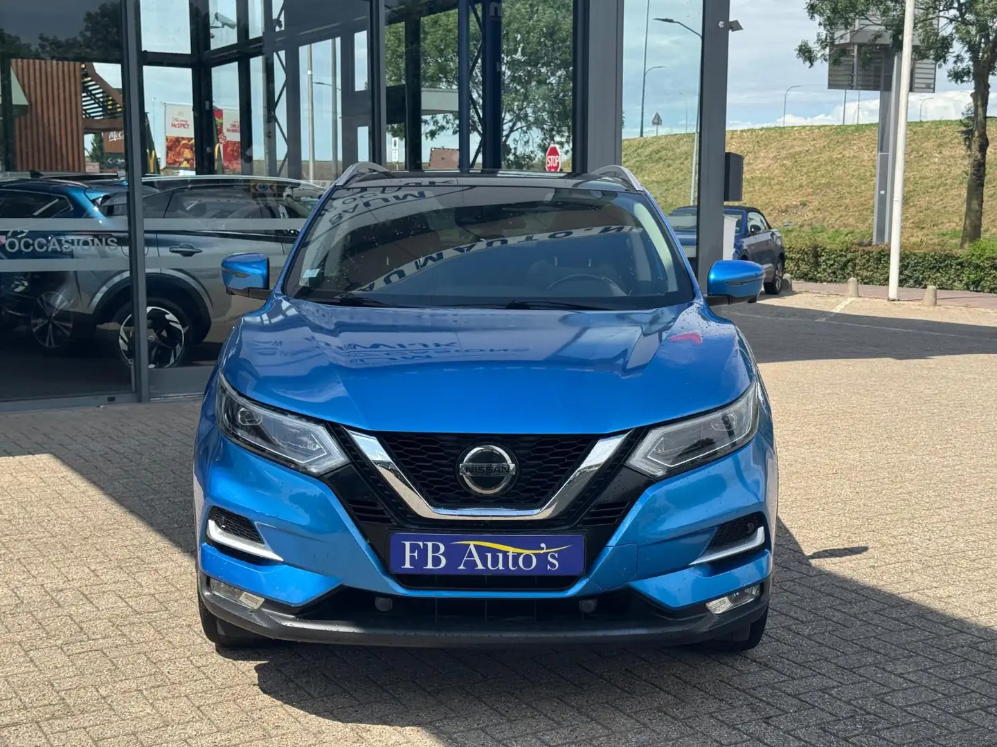 Nissan Qashqai 1.2 Tekna Airco Panodak Cruise Navi 360 camera Blauw - 2