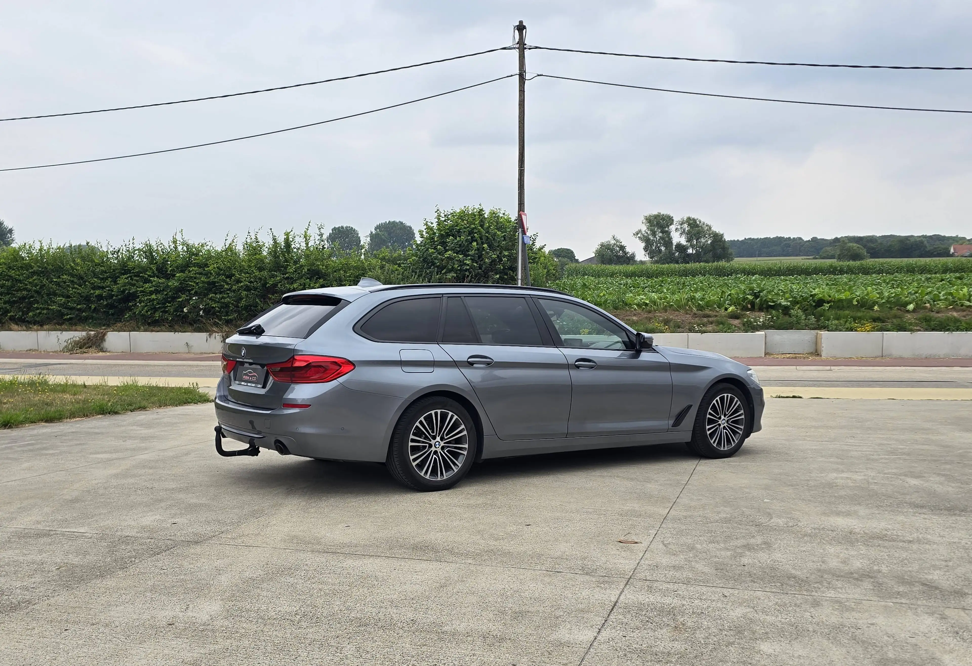 BMW 518 dA Sportline ** Pano - Xénon - Cuir ** GAR 12M — photo 4