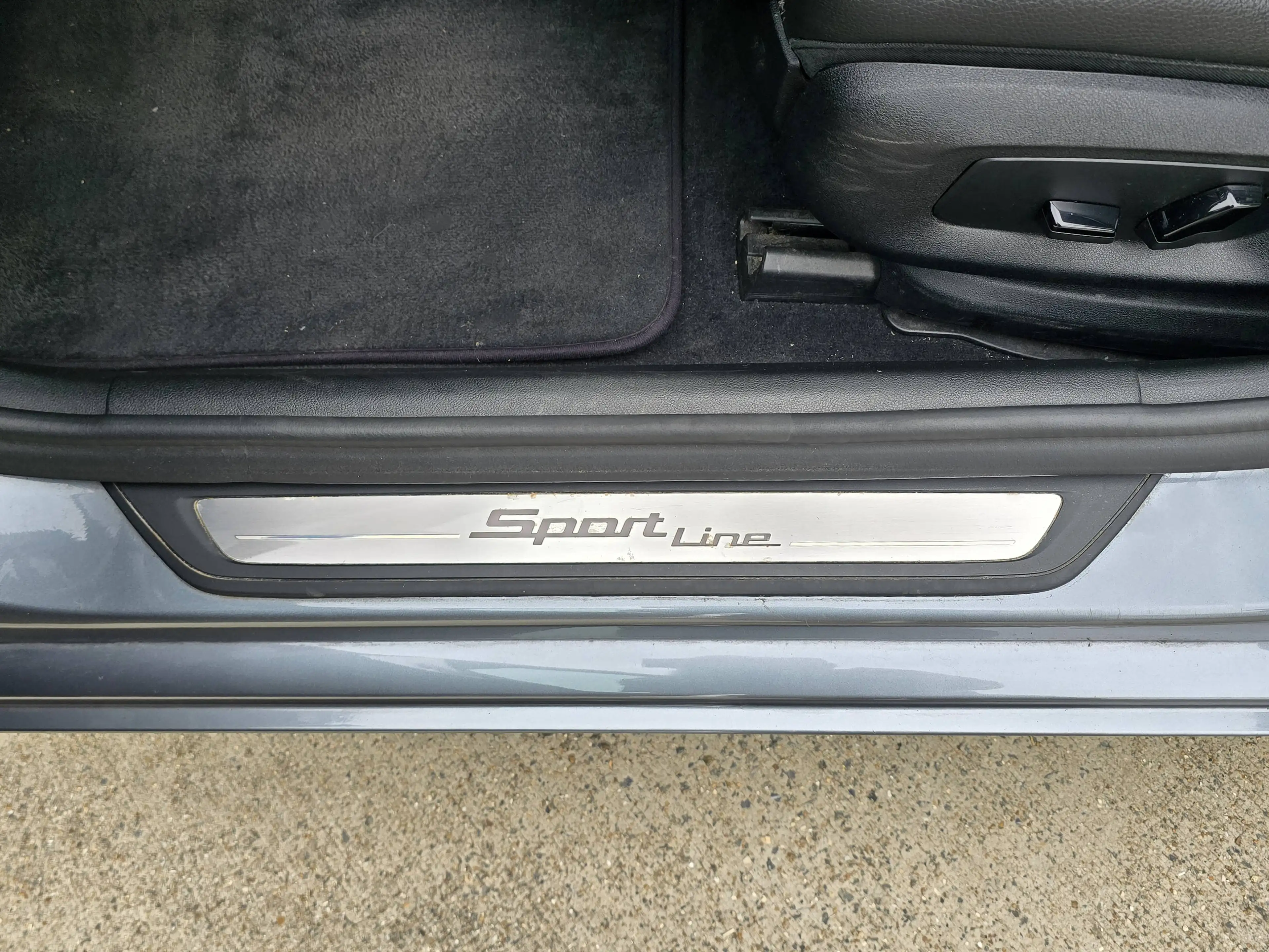 BMW 518 dA Sportline ** Pano - Xénon - Cuir ** GAR 12M — photo 13