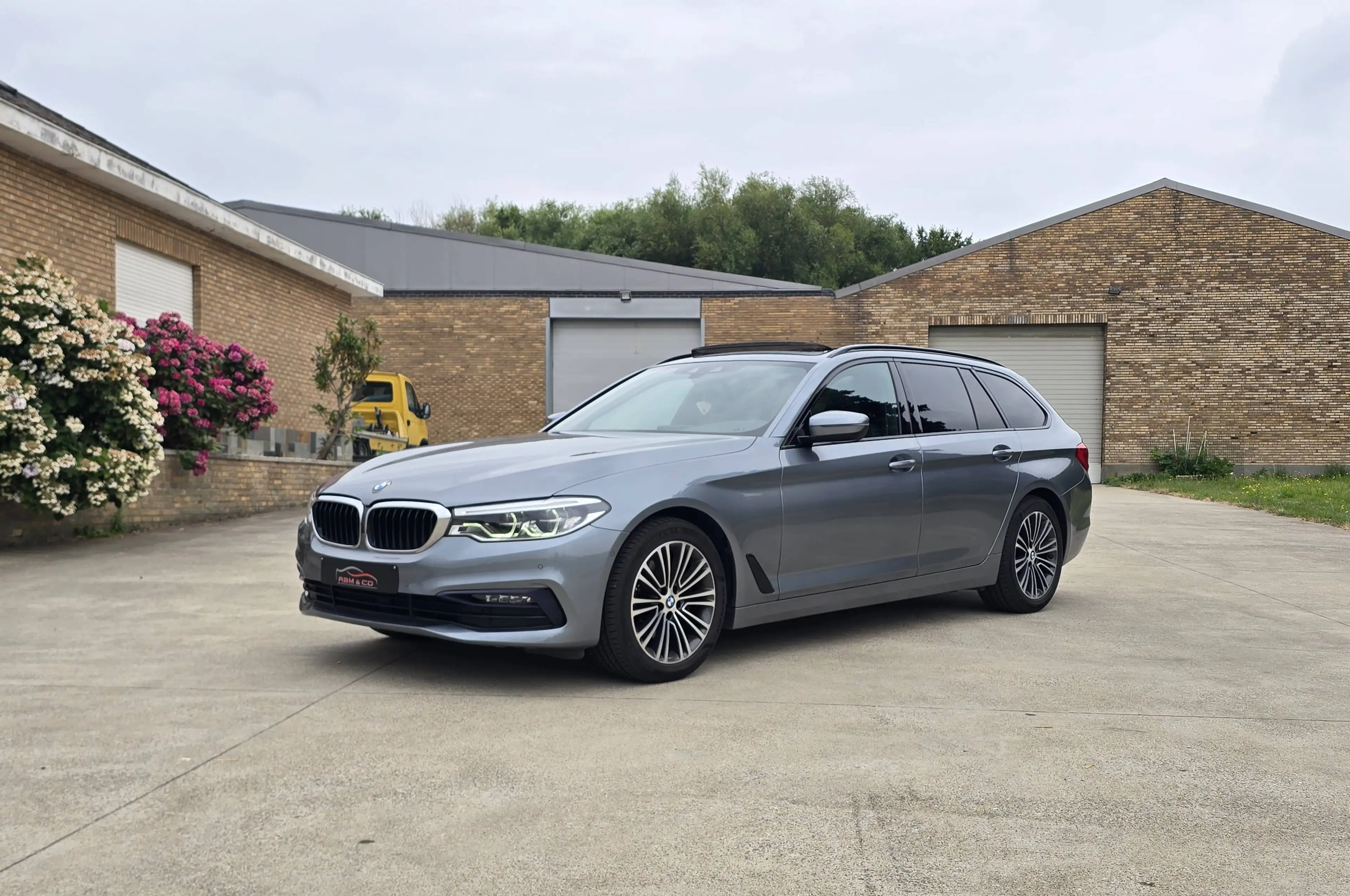 BMW 518 dA Sportline ** Pano - Xénon - Cuir ** GAR 12M — photo 2