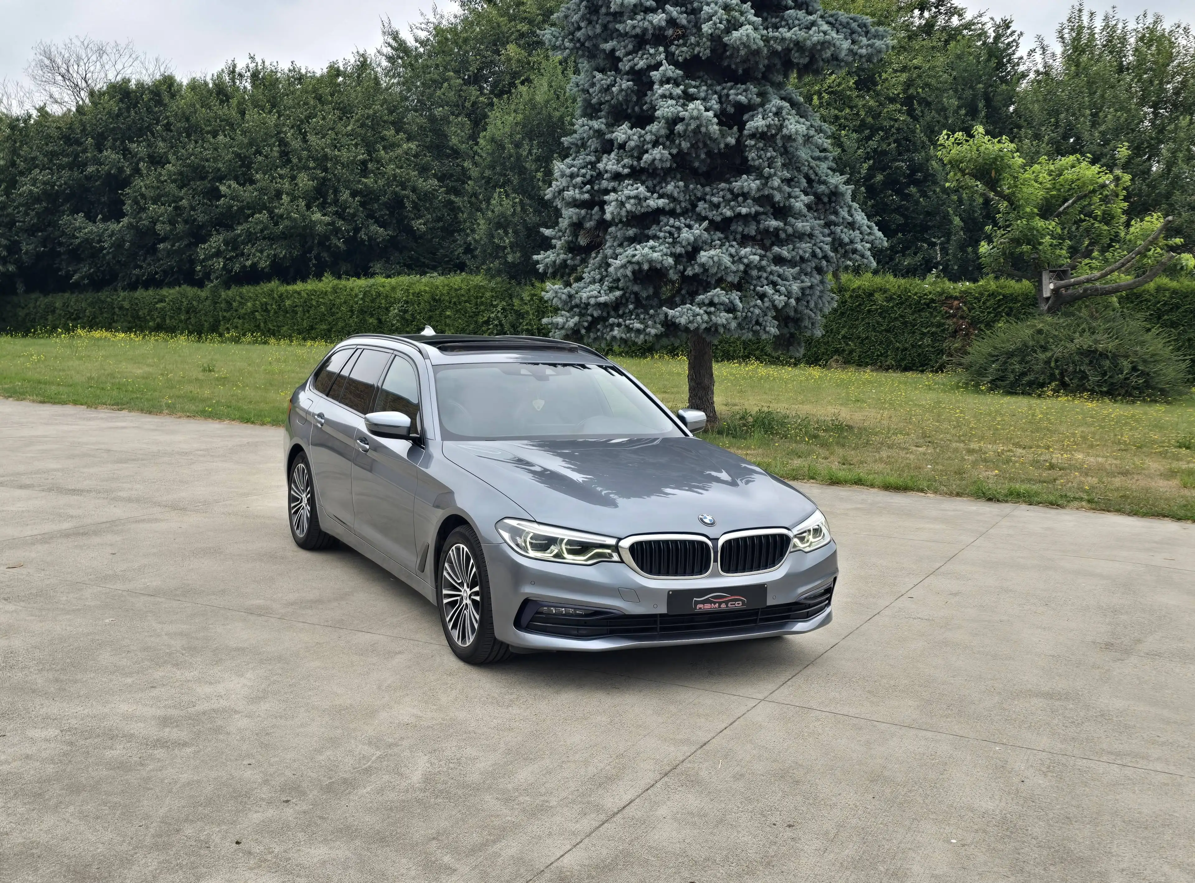 BMW 518 dA Sportline ** Pano - Xénon - Cuir ** GAR 12M