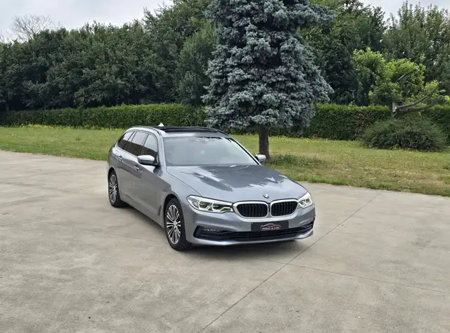 BMW 518 dA Sportline ** Pano - Xénon - Cuir ** GAR 12M