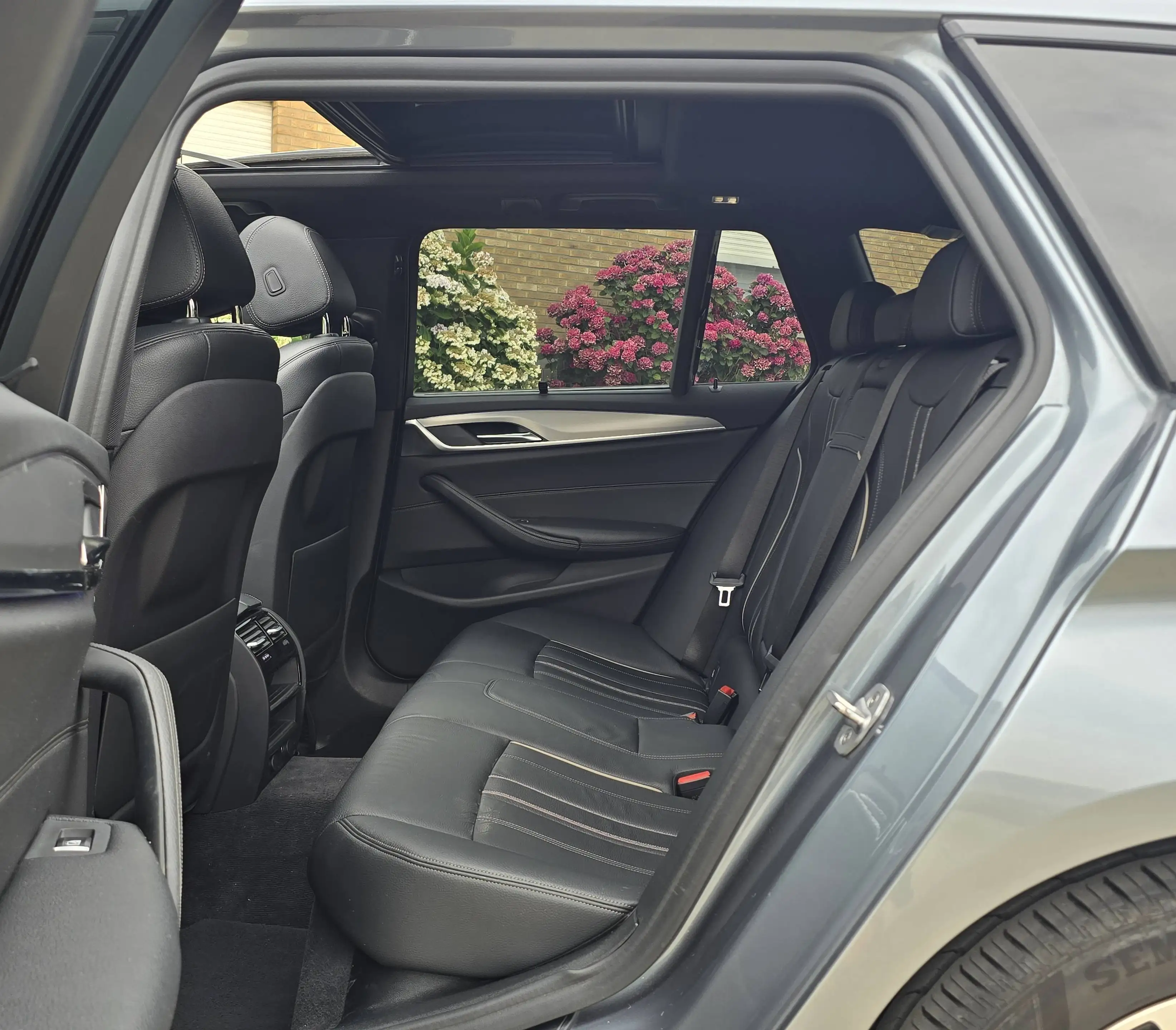 BMW 518 dA Sportline ** Pano - Xénon - Cuir ** GAR 12M — photo 15