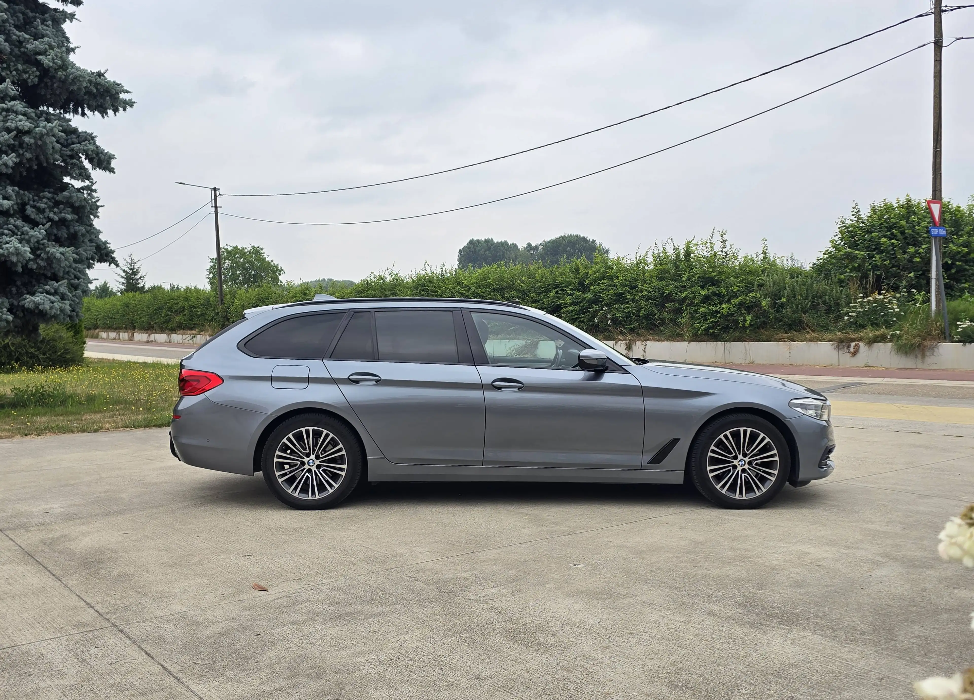 BMW 518 dA Sportline ** Pano - Xénon - Cuir ** GAR 12M — photo 8