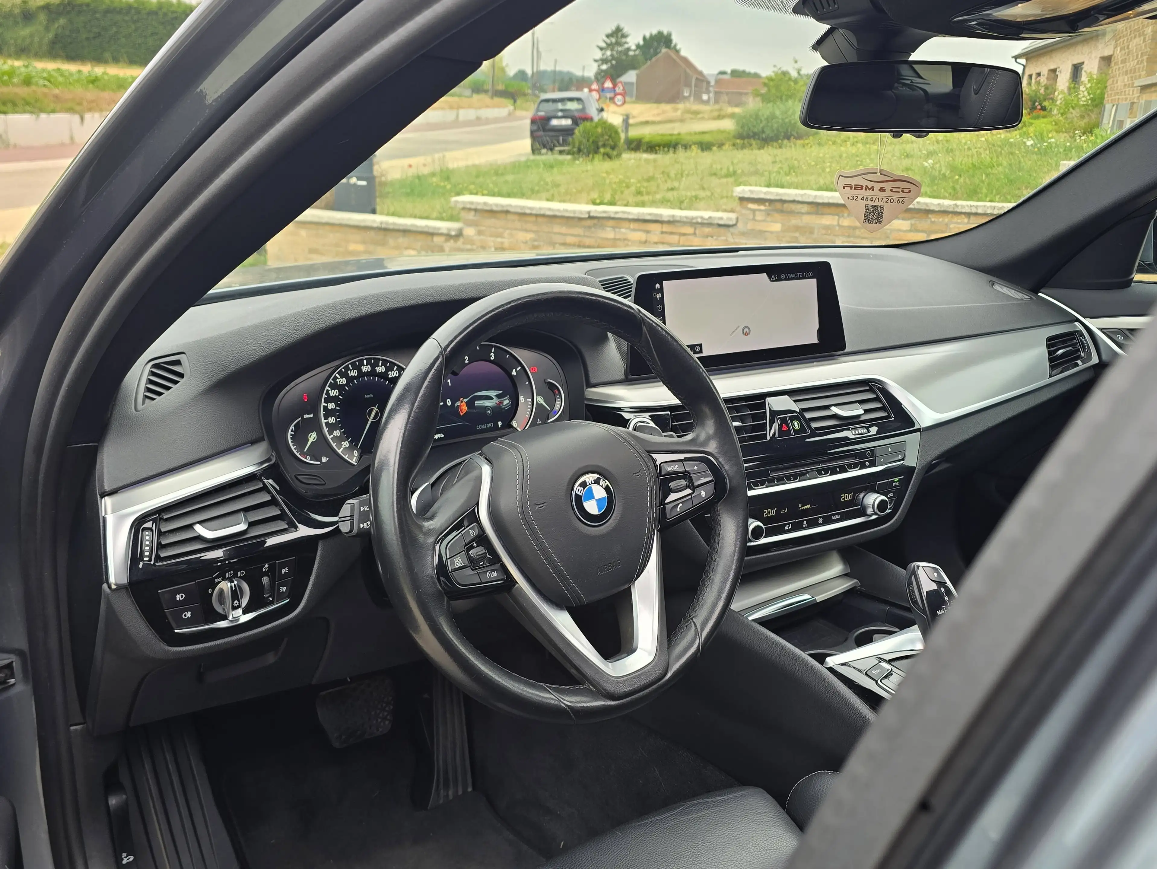 BMW 518 dA Sportline ** Pano - Xénon - Cuir ** GAR 12M — photo 10