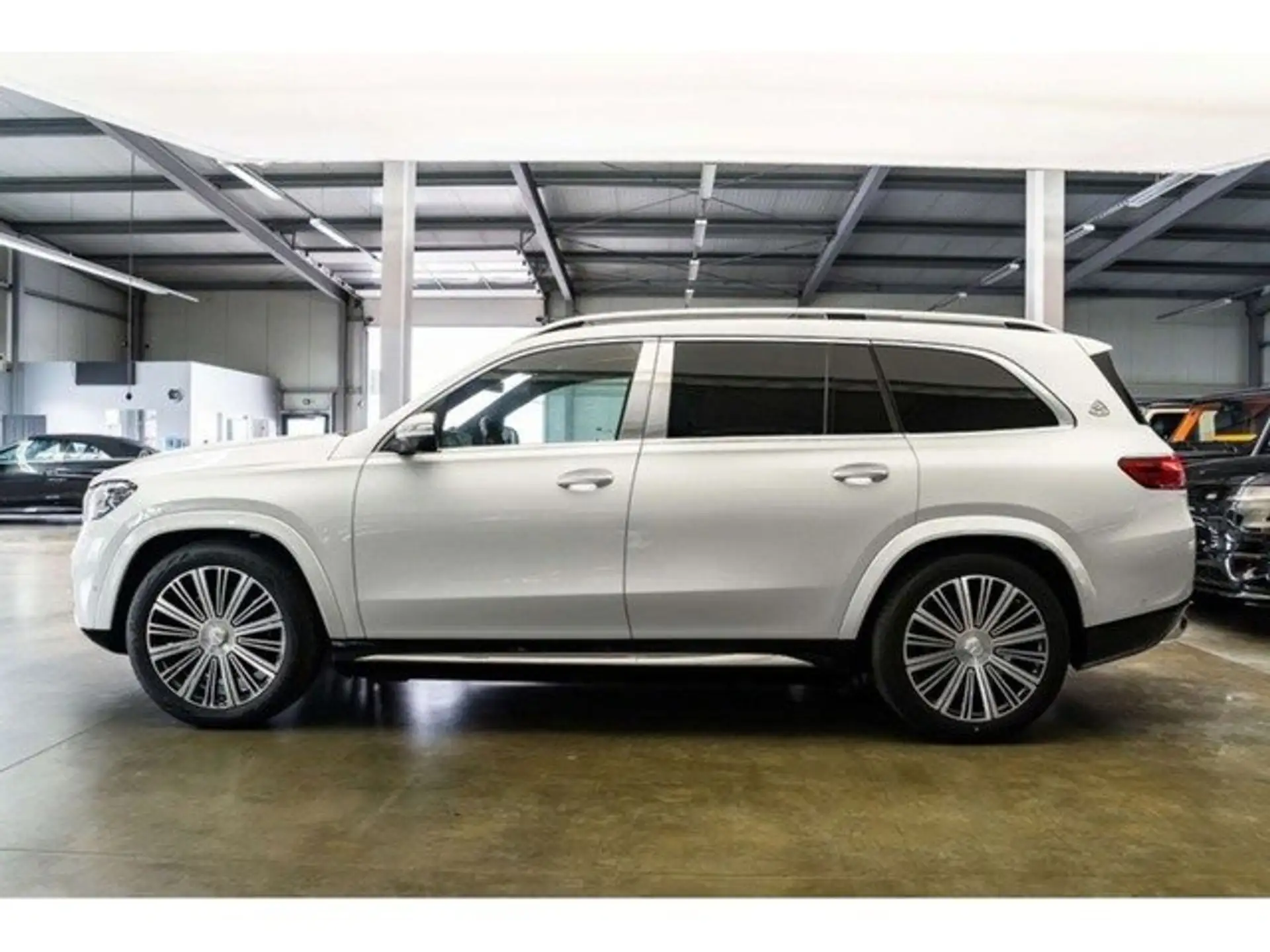 벤츠 GLS-클래스 600 2026 실버 사진 5