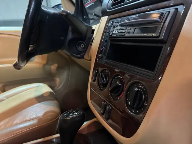 Mercedes-Benz M-Class view 25