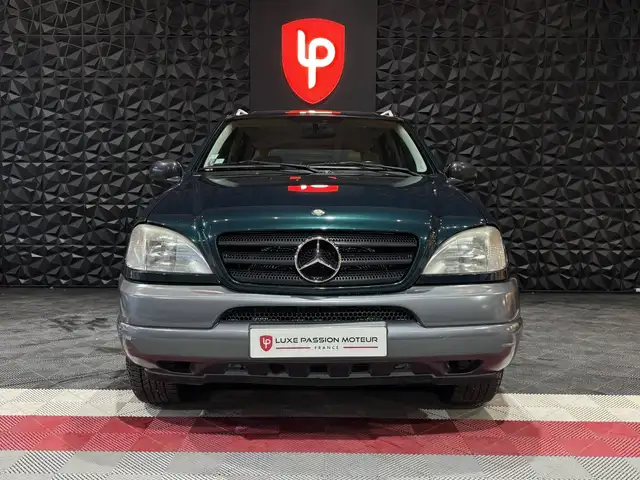 Mercedes-Benz M-Class view 6