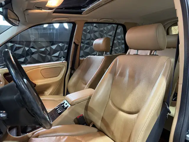 Mercedes-Benz M-Class view 14