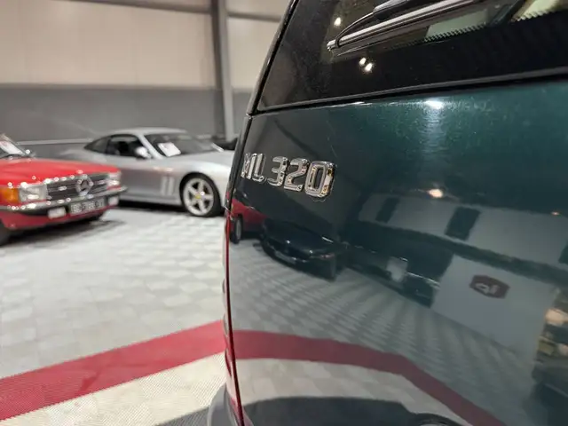 Mercedes-Benz M-Class view 28