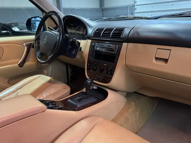 Mercedes-Benz M-Class view 22