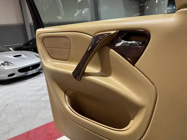 Mercedes-Benz M-Class view 15