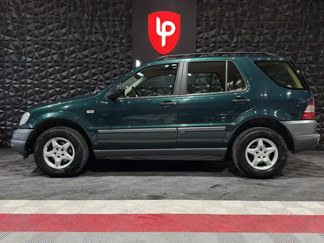 Mercedes-Benz M-Class view 7