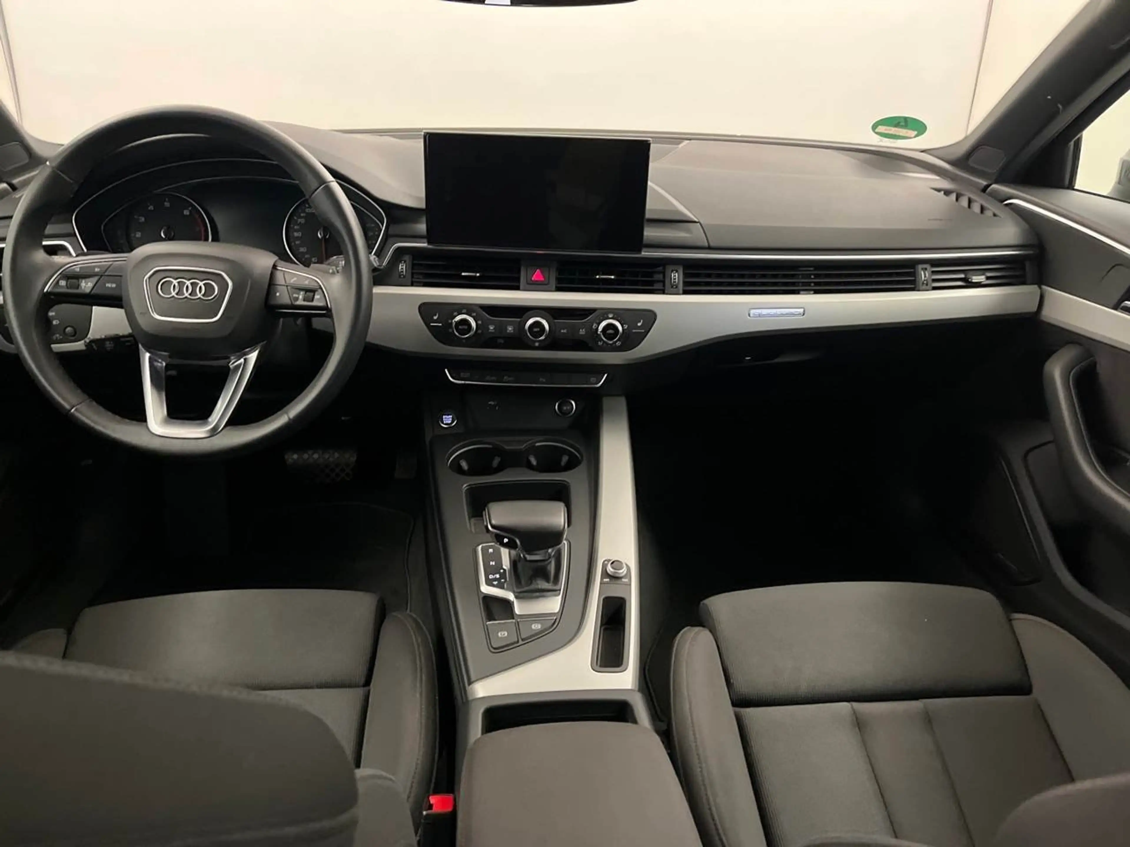 Audi A4 40 quattro 2.0 TFSI Avant S line B&O S Line — photo 6