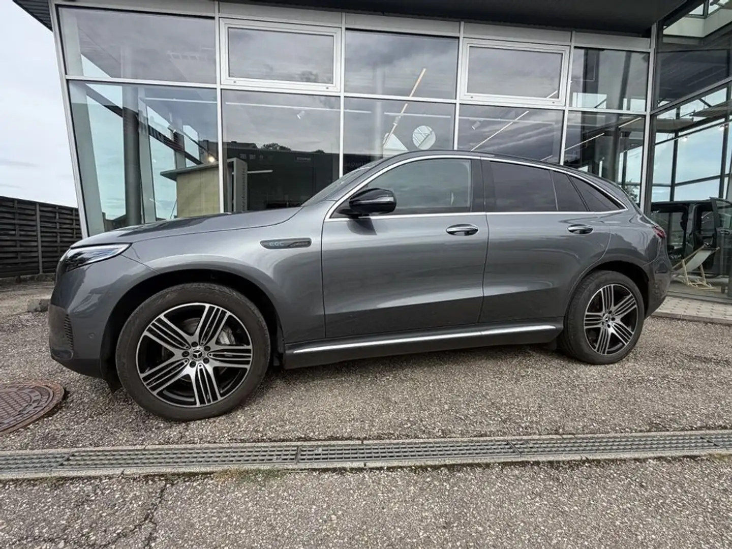 Mercedes-Benz EQC 400 4Matic Grau - 2
