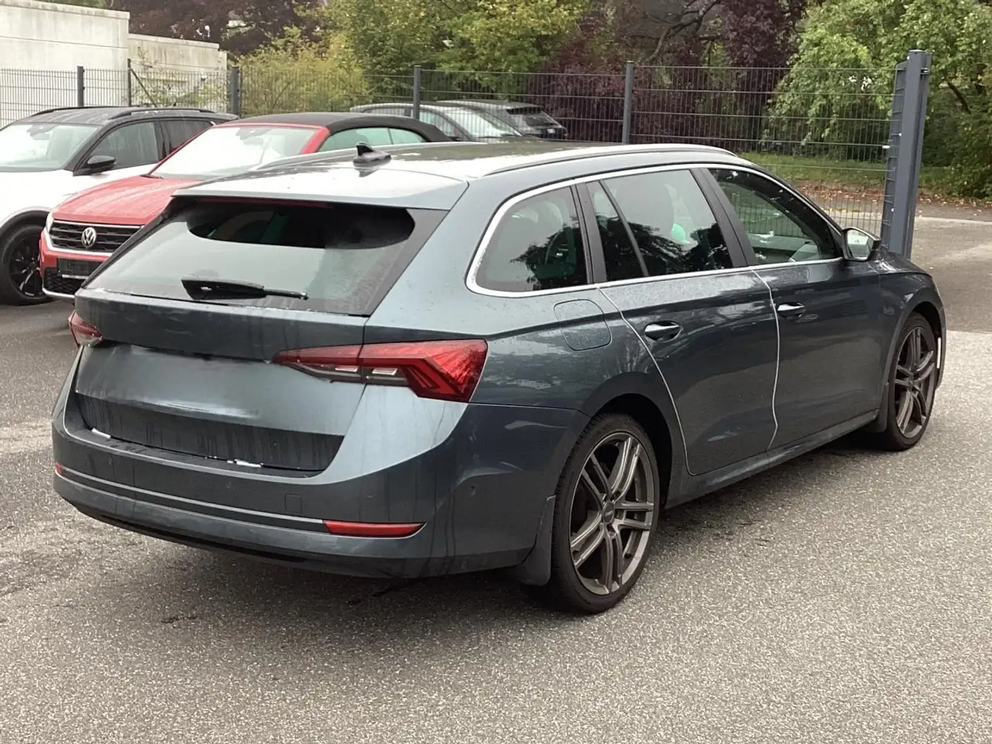 Skoda Octavia 2.0 TDI First Ed. DSG Matrix HuD CANTON Gris - 2