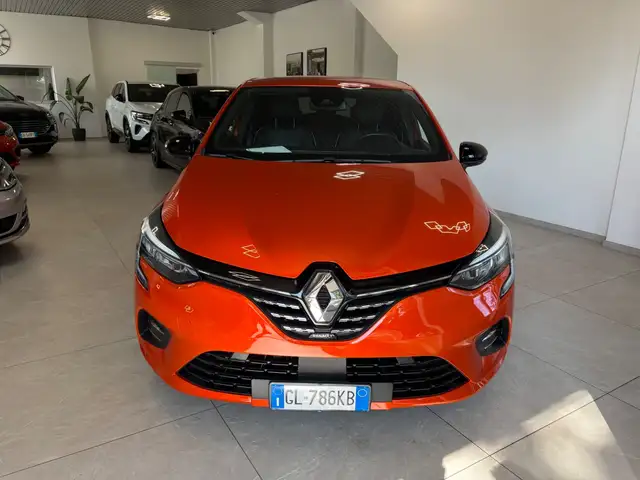 Renault Clio view 2