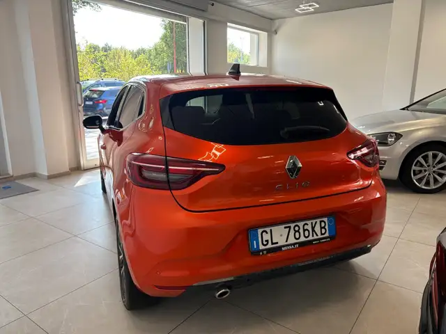 Renault Clio view 3