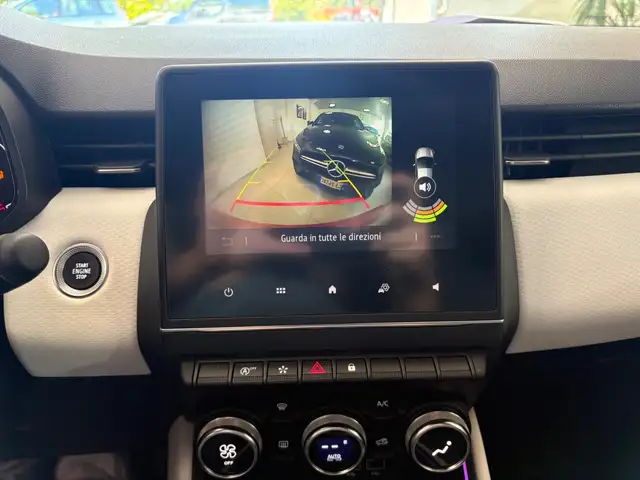Renault Clio view 4