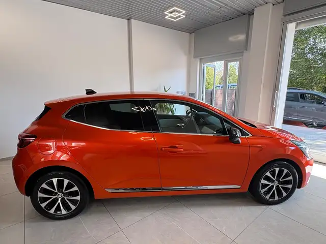 Renault Clio view 9