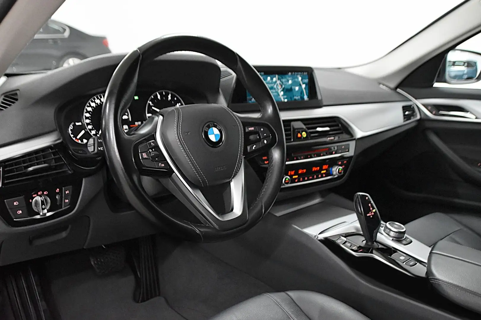 BMW 520 D TOURING*VOLLLEDER*ANHÄNGERKUPPLUNG* Noir - 2