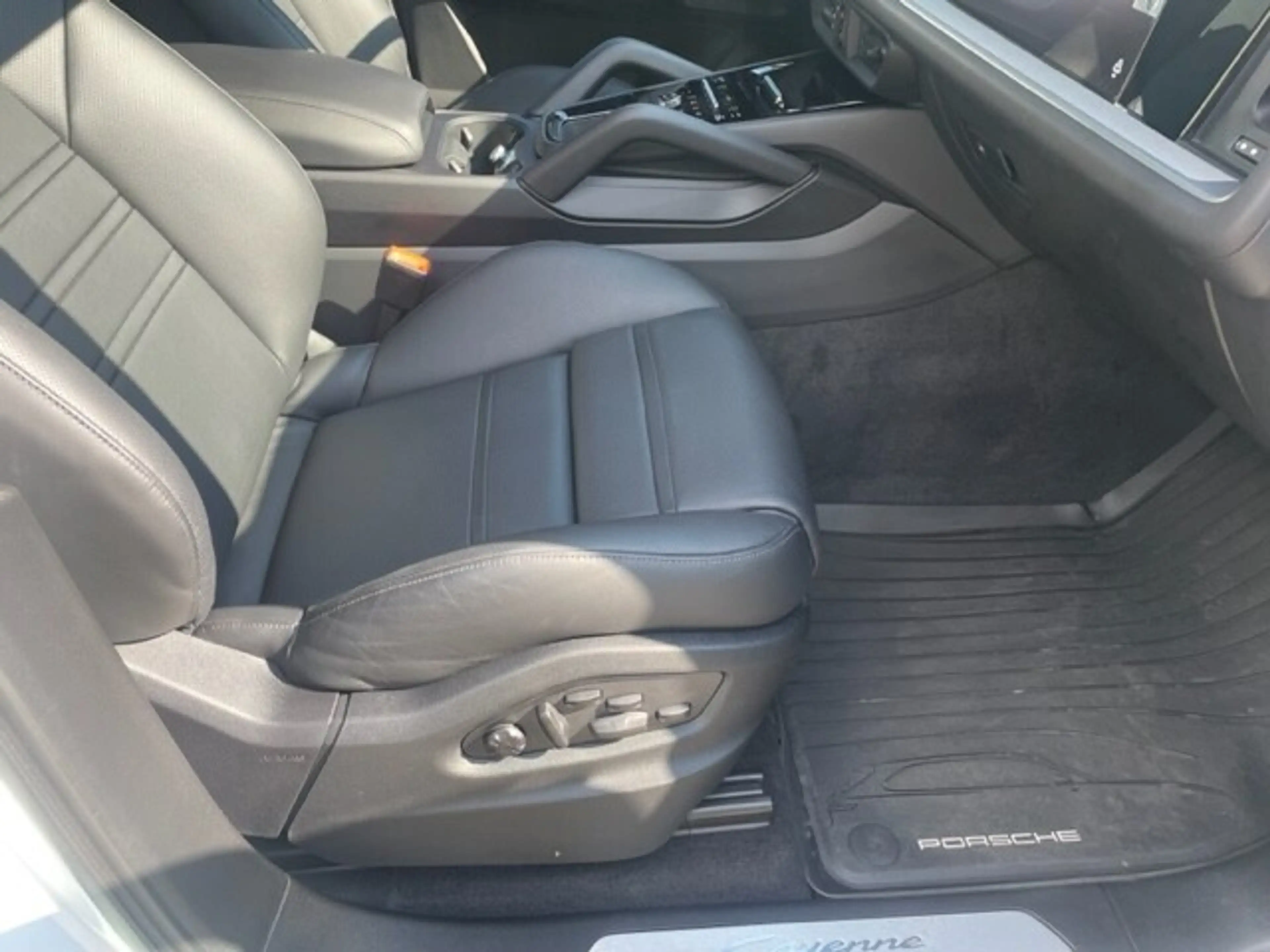 Porsche Cayenne Coupe E-Hybrid E-Hybrid (EURO 6d) — photo 15